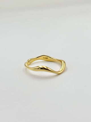 Simple Wave Ring A18