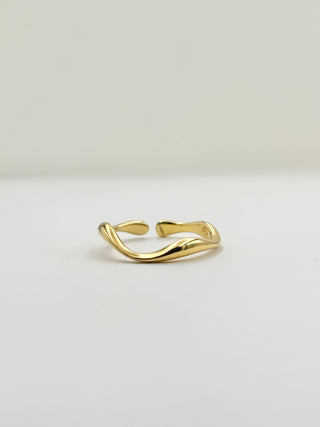 Simple Wave Ring A18