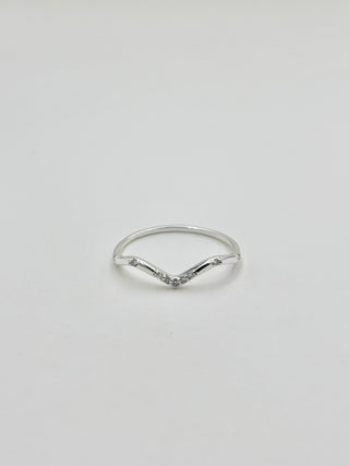 V Crystal Ring B10