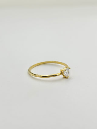 Crystal Heart Ring B23