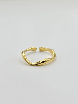 Simple Wave Ring A18