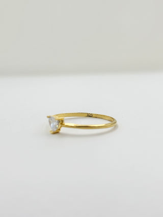 Crystal Heart Ring B23