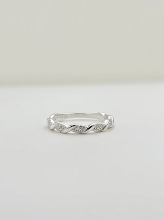 Shiny Twist Ring B24