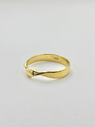 Gold Twist Ring C26