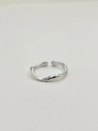 Simple Wave Ring A18