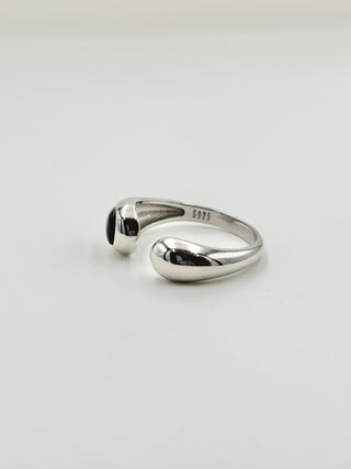 Silver Black Ring B40