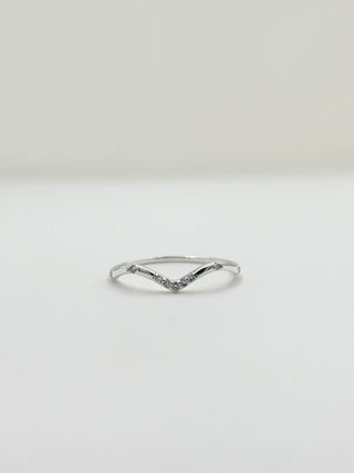 V Crystal Ring B10