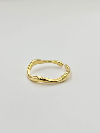 Simple Wave Ring A18