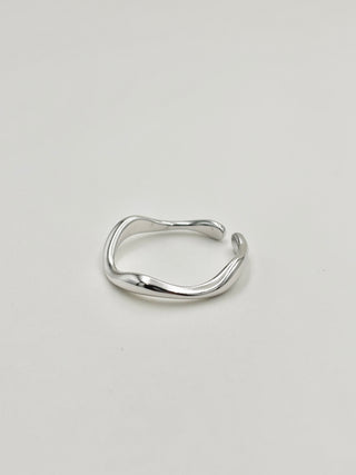 Simple Wave Ring A18