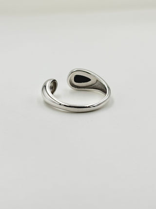 Silver Black Ring B40