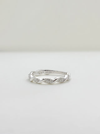 Shiny Twist Ring B24