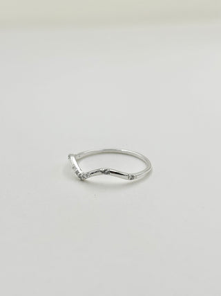 V Crystal Ring B10