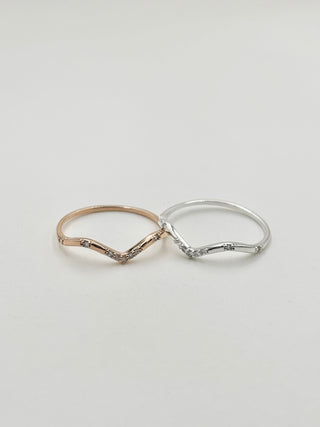 V Crystal Ring B10