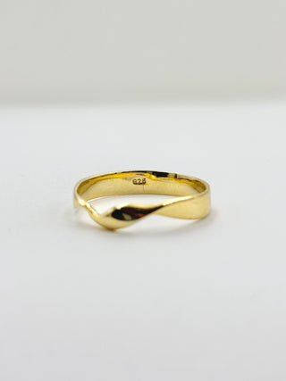 Gold Twist Ring C26