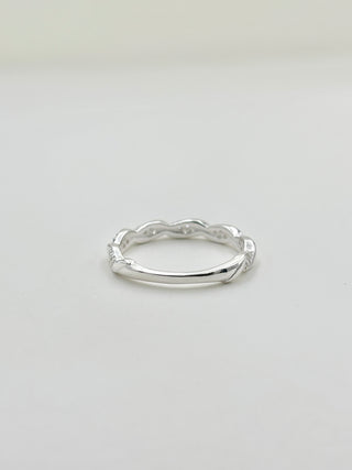 Shiny Twist Ring B24