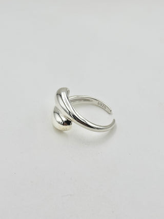 Fluid Wave Ring C60