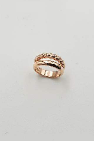Elegant Double Twist Ring C55